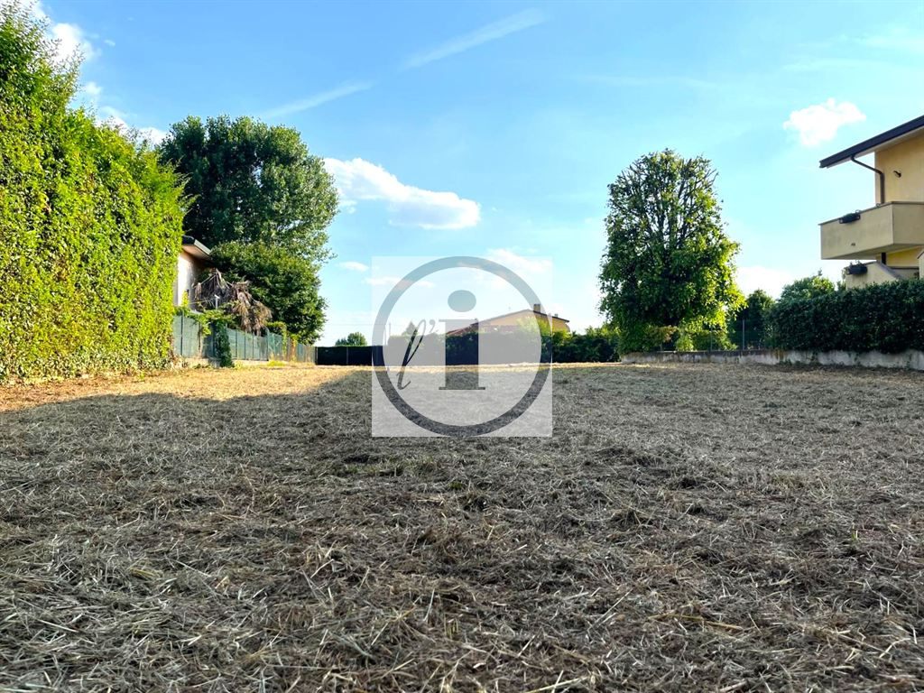 Terreno edificabile per Villa singola o Bifamiliare